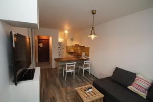 Kuchyňa alebo kuchynka v ubytovaní Apartment Priska