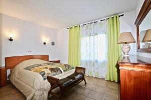 Postel nebo postele na pokoji v ubytování Villa in Maryvilla + 27 fotografií