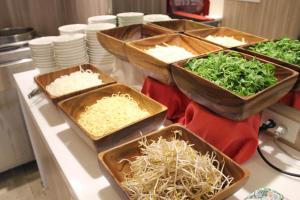 Makanan di atau berdekatan hotel