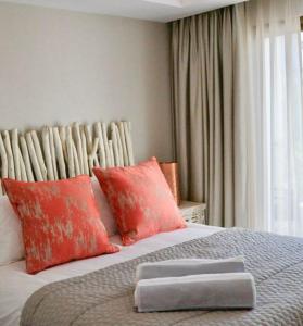מיטה או מיטות בחדר ב-Luxury apartment in La Isla, Puerto Banus