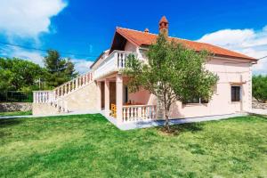 Vonkajšia záhrada v ubytovaní Vacation house Maslina