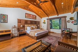 Voodi või voodid majutusasutuse Lemon Tree Hotel Srinagar toas
