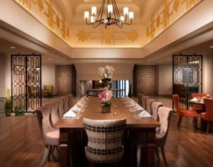 A seating area at Millennium Istanbul Golden Horn