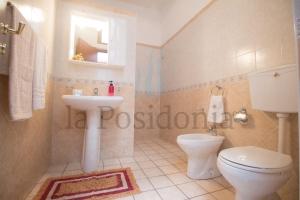 Ett badrum på La Posidonia