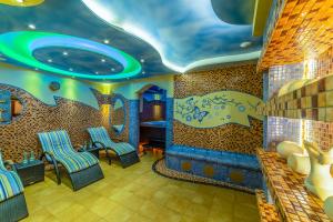 Część wypoczynkowa w obiekcie Hotel Burkaty