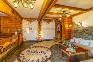 Część wypoczynkowa w obiekcie Hotel Burkaty