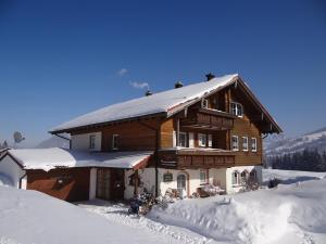 겨울의 Landhaus Hubert's Hüs