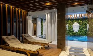 Bazén v ubytovaní Boutique Hotel Corso alebo v jeho blízkosti