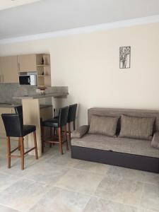 Kuchyňa alebo kuchynka v ubytovaní Balaton Kinizsi Apartman