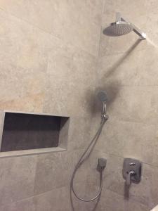Kúpeľňa v ubytovaní Balaton Kinizsi Apartman