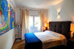 Postel nebo postele na pokoji v ubytování Olivia Apartment by Hello Homes Sitges