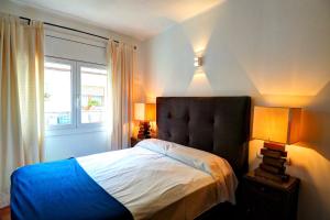 Postel nebo postele na pokoji v ubytování Olivia Apartment by Hello Homes Sitges