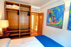 Postel nebo postele na pokoji v ubytování Olivia Apartment by Hello Homes Sitges