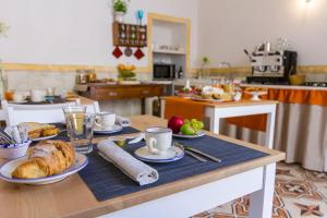Jedlo v ubytovaní bed & breakfast alebo blízkom okolí