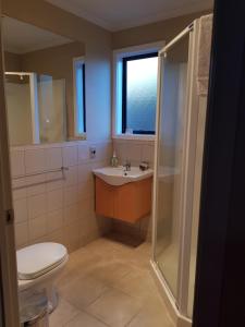 Heta Road B&B tesisinde bir banyo