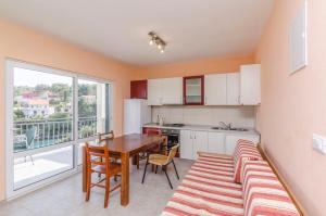 Kuchyňa alebo kuchynka v ubytovaní Apartment Ivo