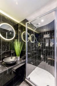 Ένα μπάνιο στο soho london suite