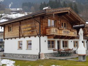 Afbeelding uit fotogalerij van Chalets Steiner in Hart im Zillertal