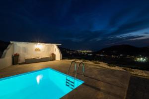 Bazén v ubytovaní Paros Villas Nereids alebo v jeho blízkosti