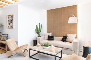 Posedenie v ubytovaní Blue Island Luxury Apartment