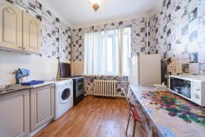 Кухня или мини-кухня в Квартира по адресу ул. Черняховского 12
