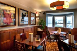 Gallery image of Cabot Court Hotel Wetherspoon in Weston-super-Mare