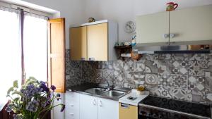 Kuchyň nebo kuchyňský kout v ubytování Scialae House
