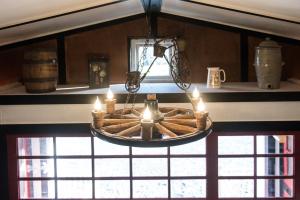 Utensilios para hacer té y café en The Wild Atlantic Way Barn