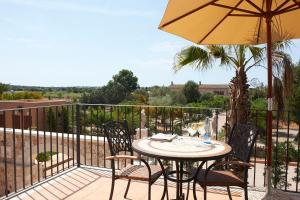 Ein Balkon oder eine Terrasse in der Unterkunft Agroturismo Son Marge