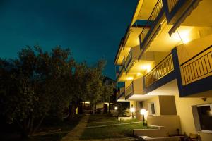 Budova, kde se aparthotel nachází