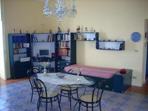 Fotografia z galérie ubytovania Appartamenti di Villa Elizabeth A1 4 posti letto v destinácii Milazzo