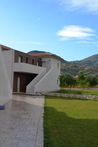 Nespecifikovaný výhled na hory nebo výhled na hory při pohledu z aparthotelu