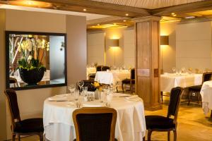 Restaurace v ubytování Logis Hotel Le Parc & Spa