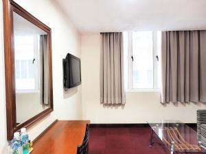 TV a/nebo společenská místnost v ubytování Sun Inns Hotel Subang