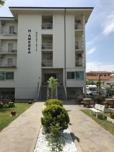 Budova, v ktorej sa hotel nachádza