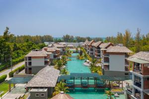 Der Swimmingpool an oder in der Nähe von Mai Khaolak Beach Resort & Spa - TUIBLUE Mai Khaolak
