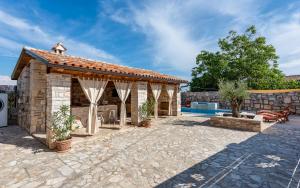 Bazén v ubytování Casa Di Roccia nebo v jeho okolí