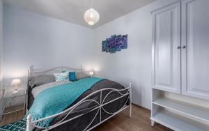 Postel nebo postele na pokoji v ubytování Casa Di Roccia + 45 fotografií