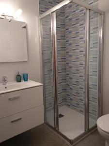 Et badeværelse på Apartamento Malvasía Vv + 4 billeder