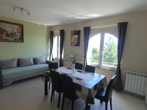 Posedenie v ubytovaní Apartment Antunovic