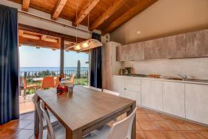 A kitchen or kitchenette at Residence Corte Ferrari -Ciao Vacanze-