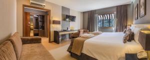 Cama ou camas em um quarto em Your Hotel & Spa Alcobaça