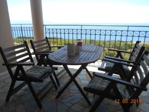 Gallery image of Regina apartments Simotata Sissia in Lourdhata