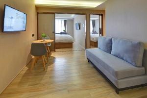 Posezení v ubytování Bridal Tea House Hotel-Free Shuttle Bus for Canton Fair