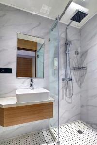 Koupelna v ubytování Bridal Tea House Hotel-Free Shuttle Bus for Canton Fair
