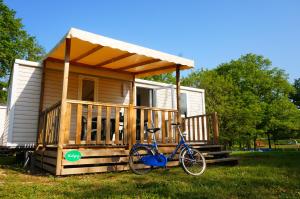 Gallery image of Camping de l'île in Bannay