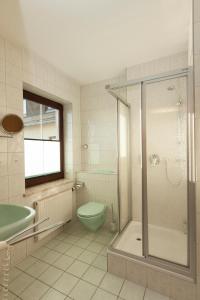 Kylpyhuone majoituspaikassa Hotel Waldesruh
