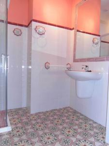 Kúpeľňa v ubytovaní Casa Rural La Fuente del Coso