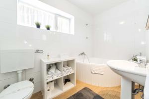 Ванная комната в Apartments Tonka Centar