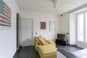 Posezení v ubytování Lovely Apartment Overlooking Lake Como by Rent All Como